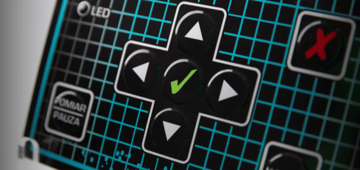 Czyszczenie i dezynfekcja klawiatur przemysłowych – jak nie zniszczyć urządzenia?