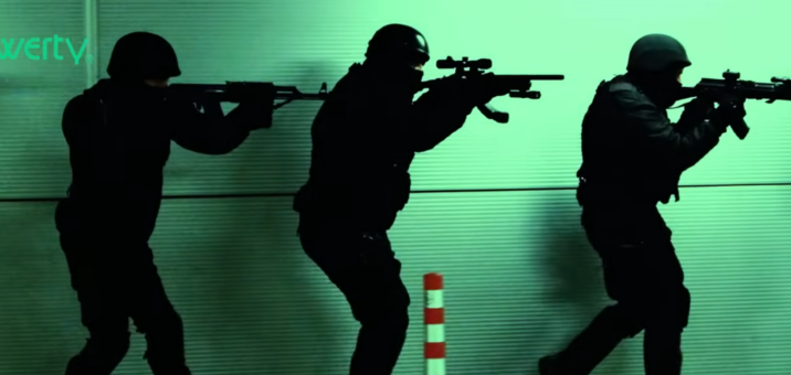 Klawiatury do urządzeń wojskowych – jakie muszą spełniać normy?